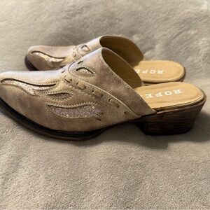 Roper Women's Beige Western Mules